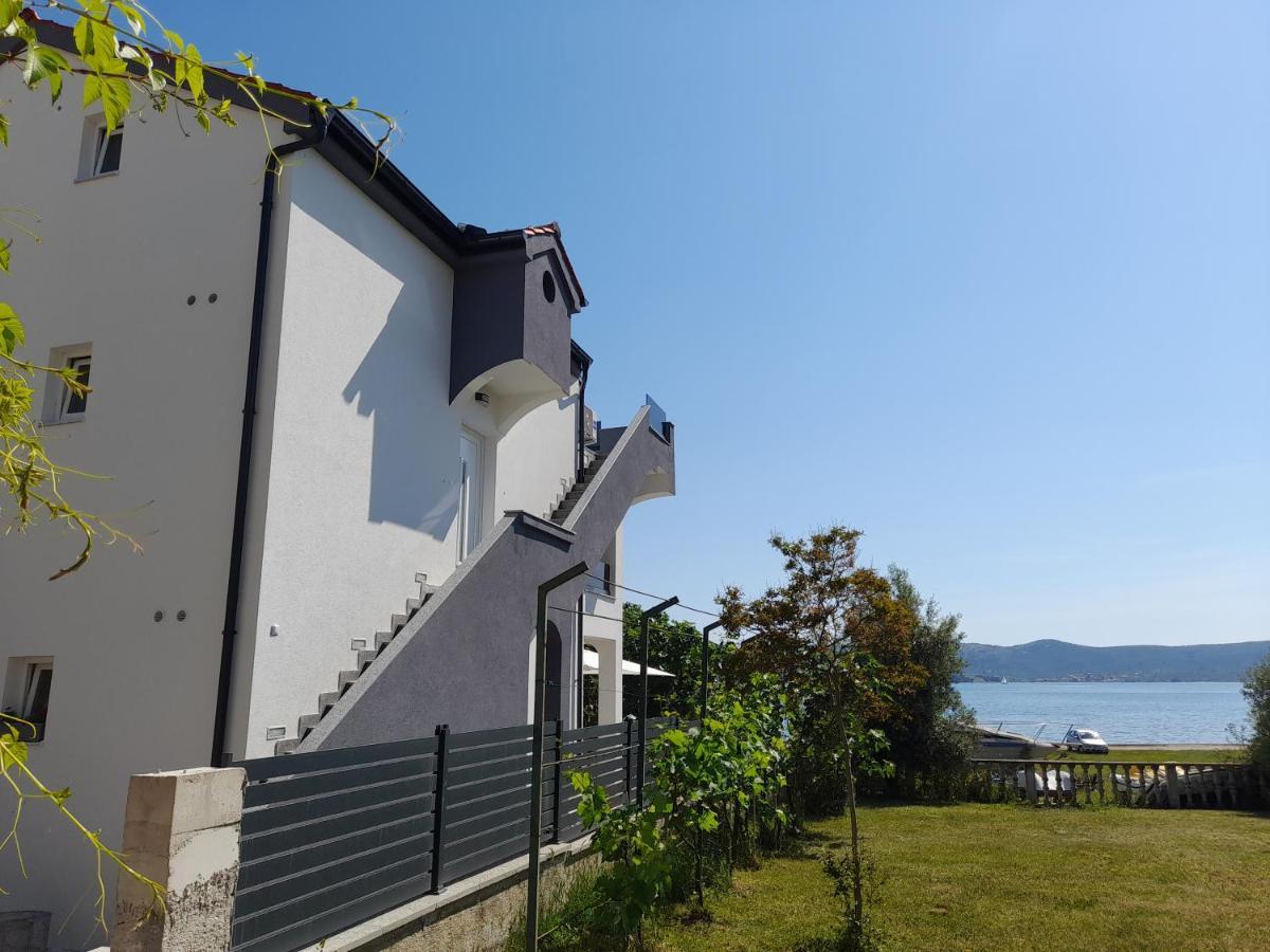 Apartman Prvi Red Do Mora Sveti Filip i Jakov Zewnętrze zdjęcie