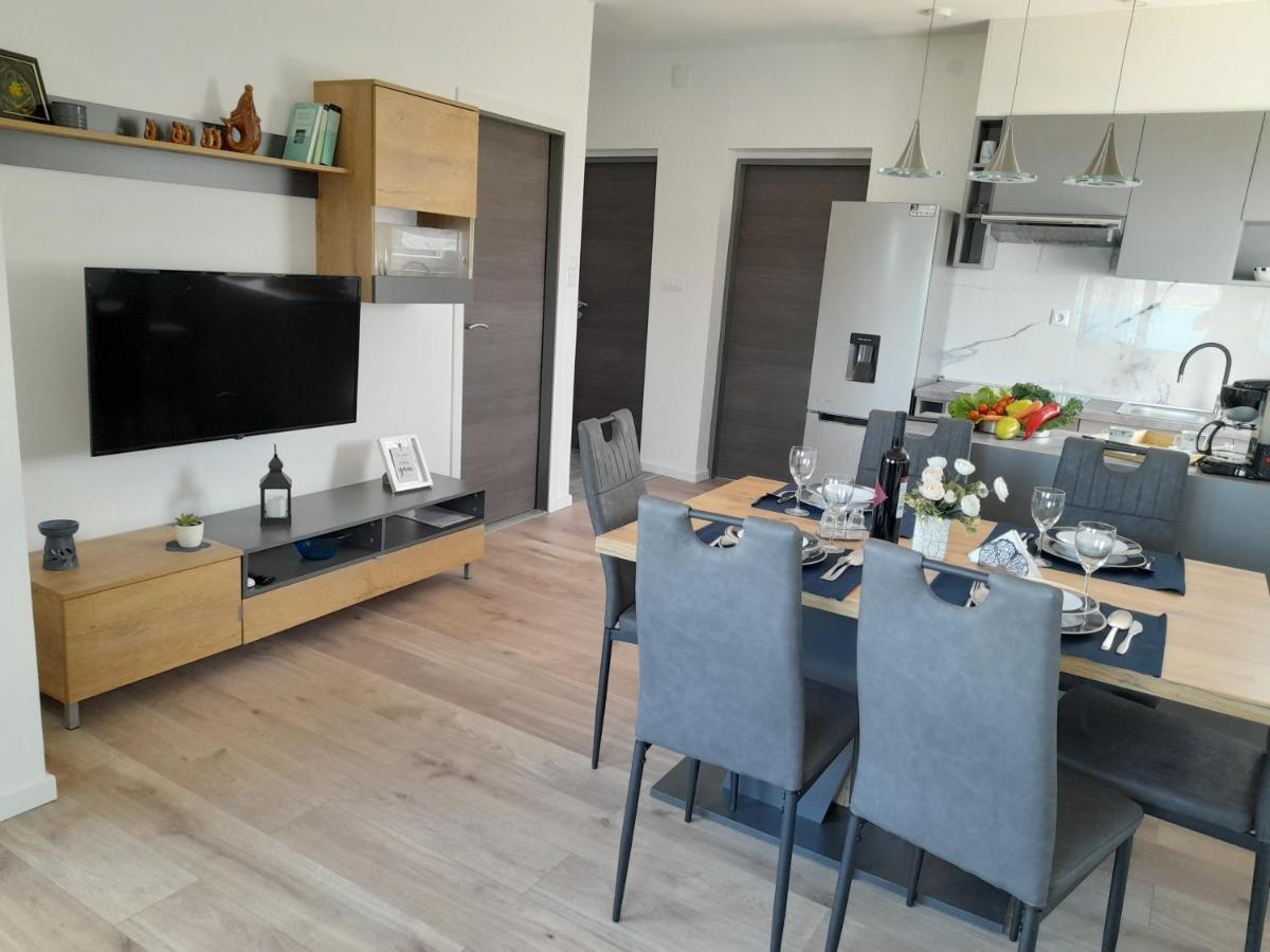 Apartman Prvi Red Do Mora Sveti Filip i Jakov Zewnętrze zdjęcie