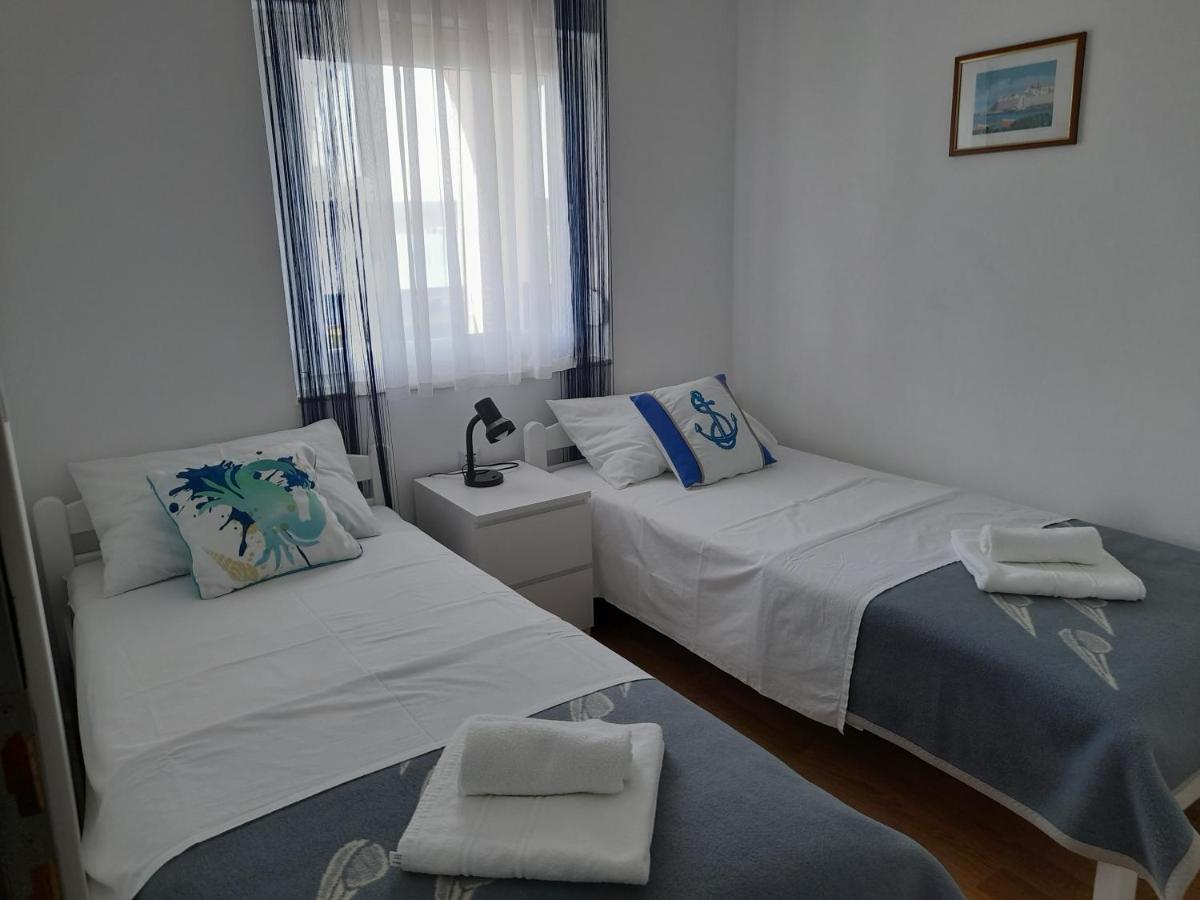 Apartman Prvi Red Do Mora Sveti Filip i Jakov Zewnętrze zdjęcie