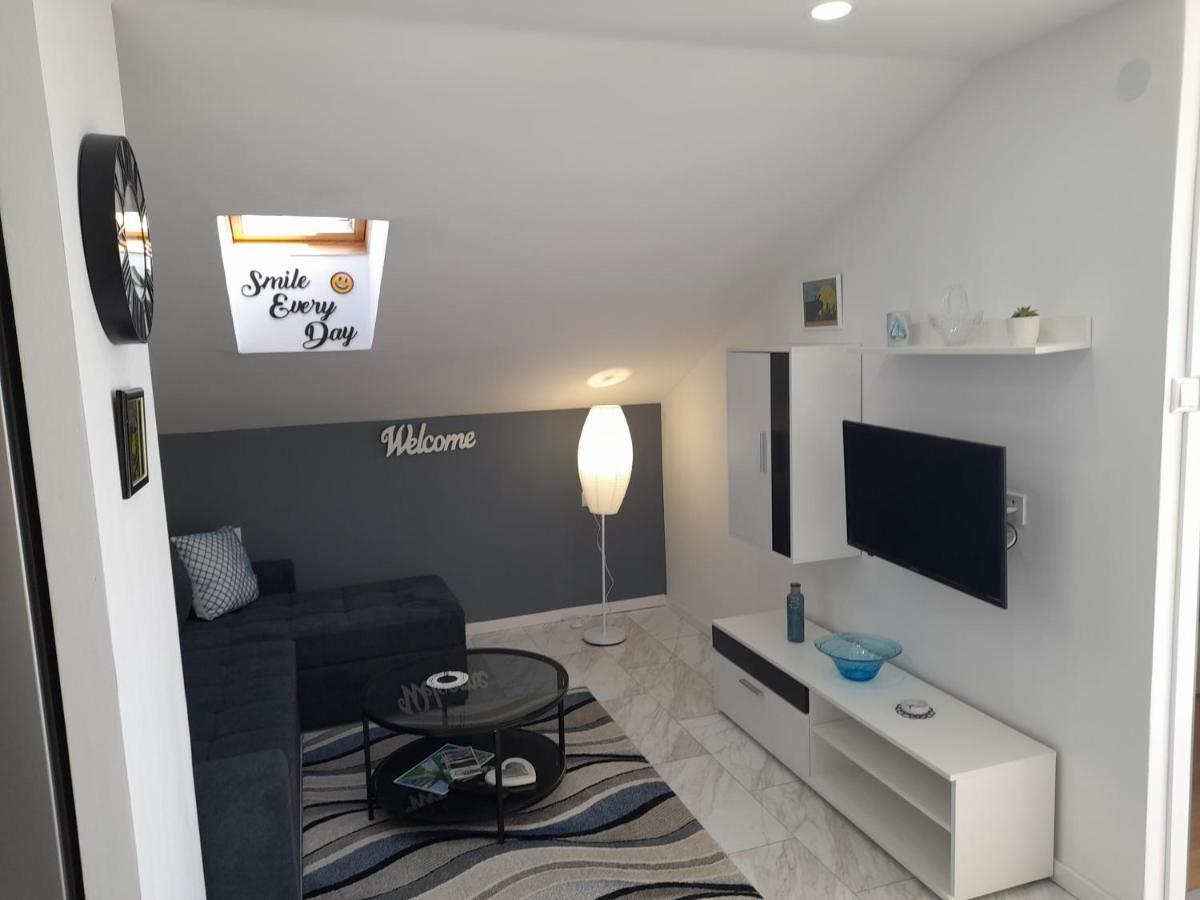 Apartman Prvi Red Do Mora Sveti Filip i Jakov Zewnętrze zdjęcie
